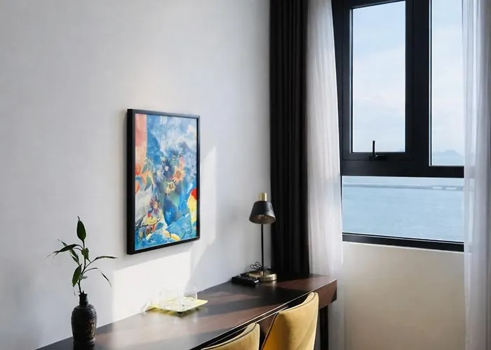 Căn hộ Em - Ocean And Lighthouse View, Sapphire S2 *